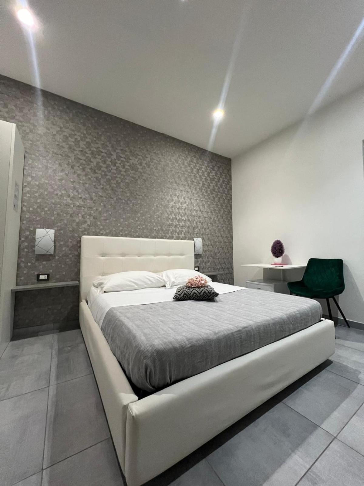 نابولي Brighter'S Room المظهر الخارجي الصورة